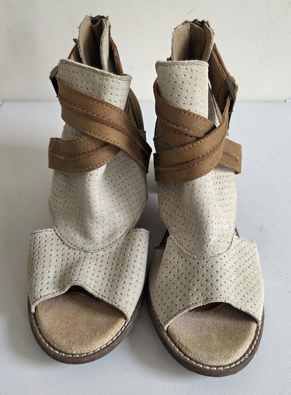 Roan By Bed Stu Natalie Beige Brown Block Heel Open Peep Toe Booties Women Sz 9